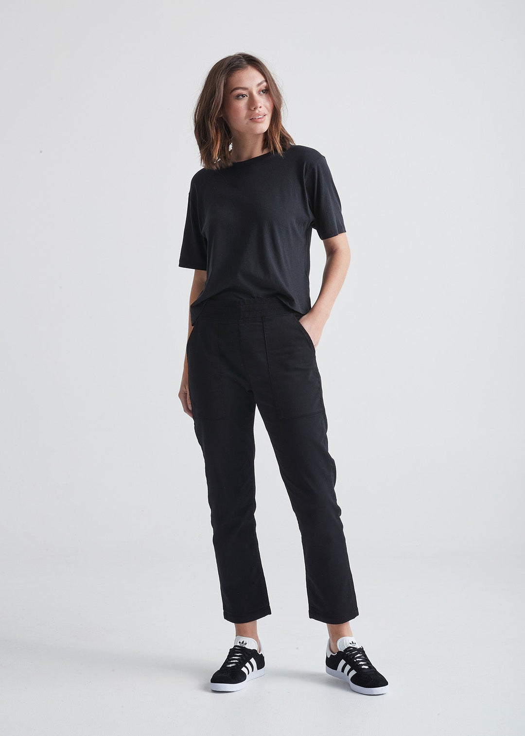 Women's Black Crop Sweatpant