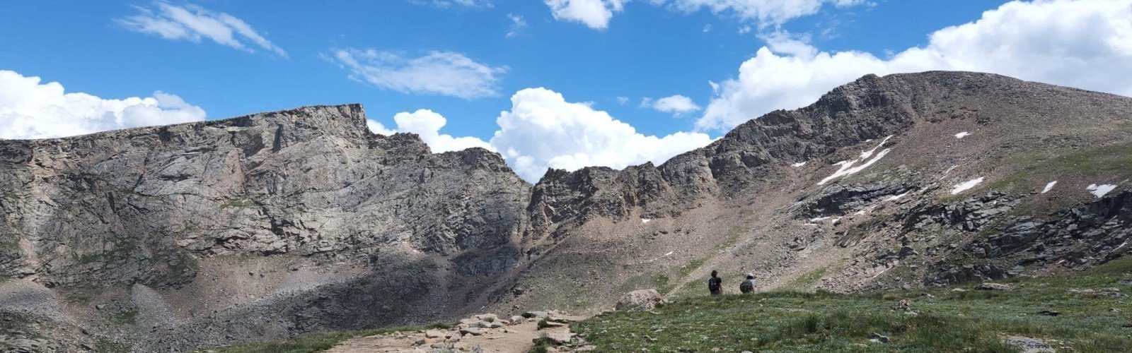DUER Makes Climbing a 14er No Sweat