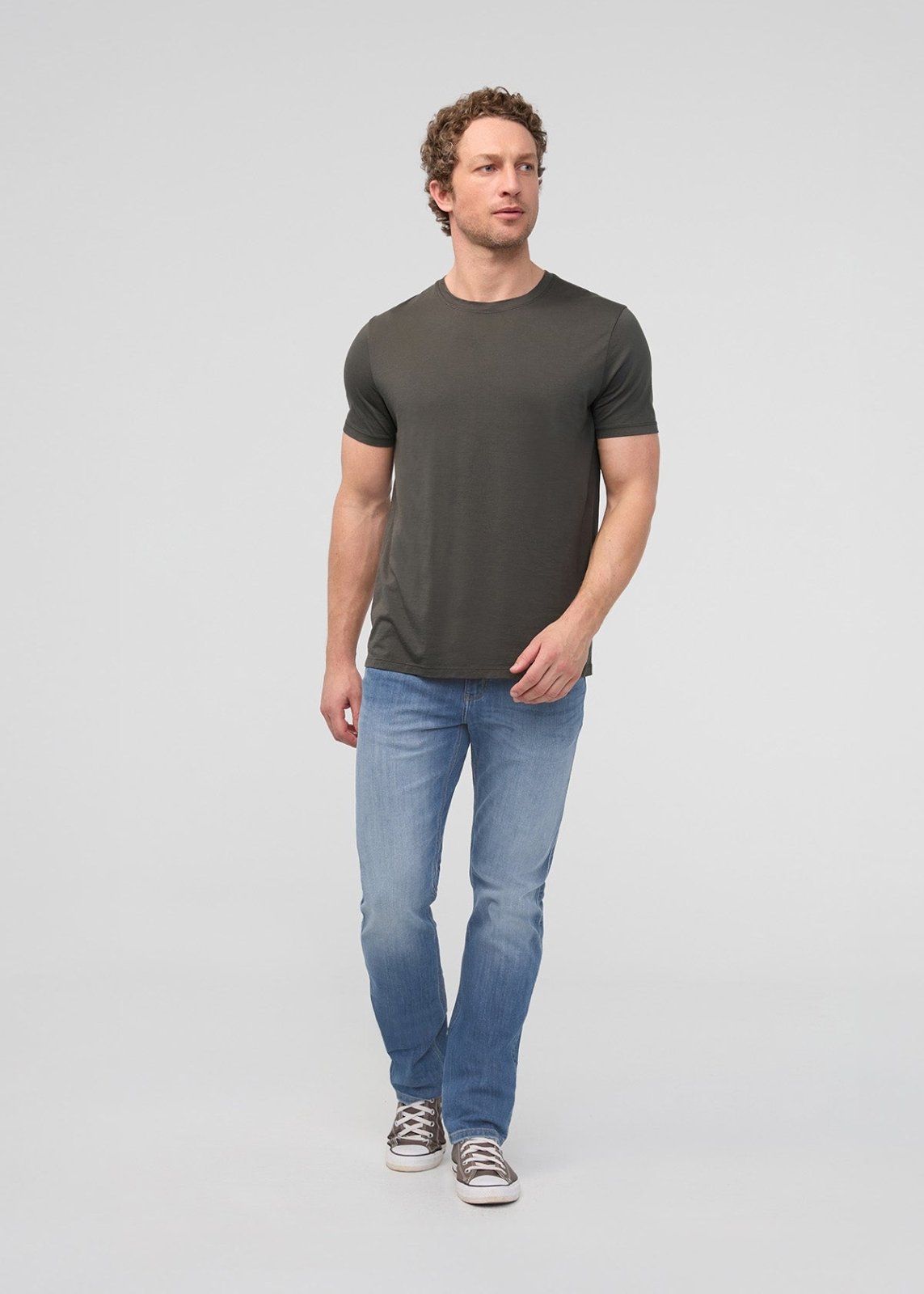 Men's Performance Denim Slim Straight Vintage Cascade Full Body
