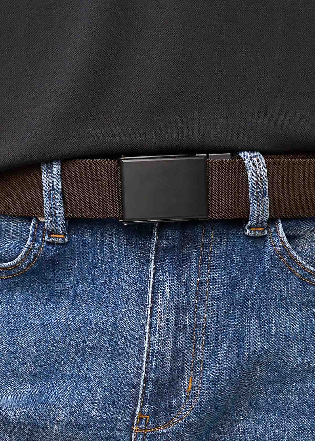 mens navy and brown reversible stretch belt buckle close up
