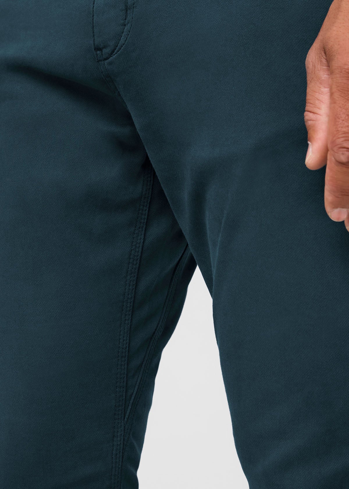 man wearing dark sail relaxed fit sweatpant gusset