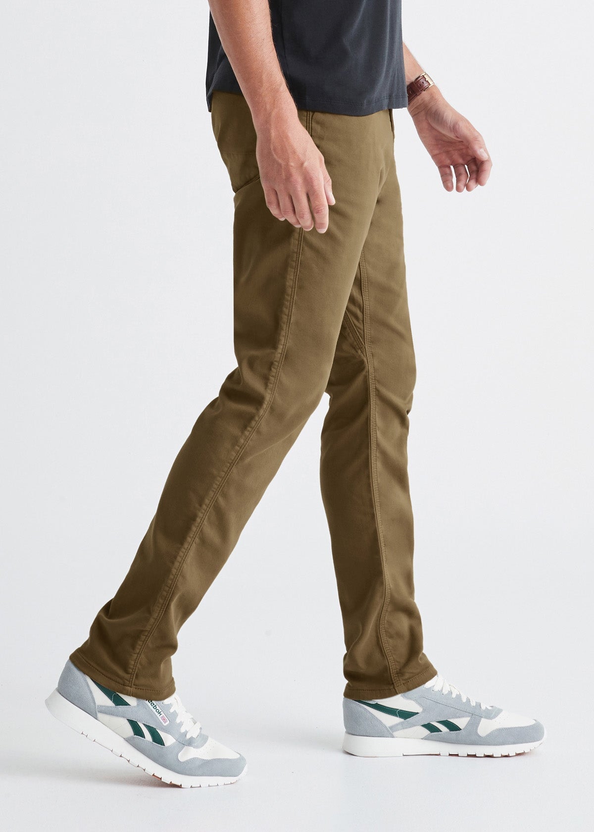 The Jamie Relaxed Tapered Fit Chino Pant in Sage – Frank And Oak USA
