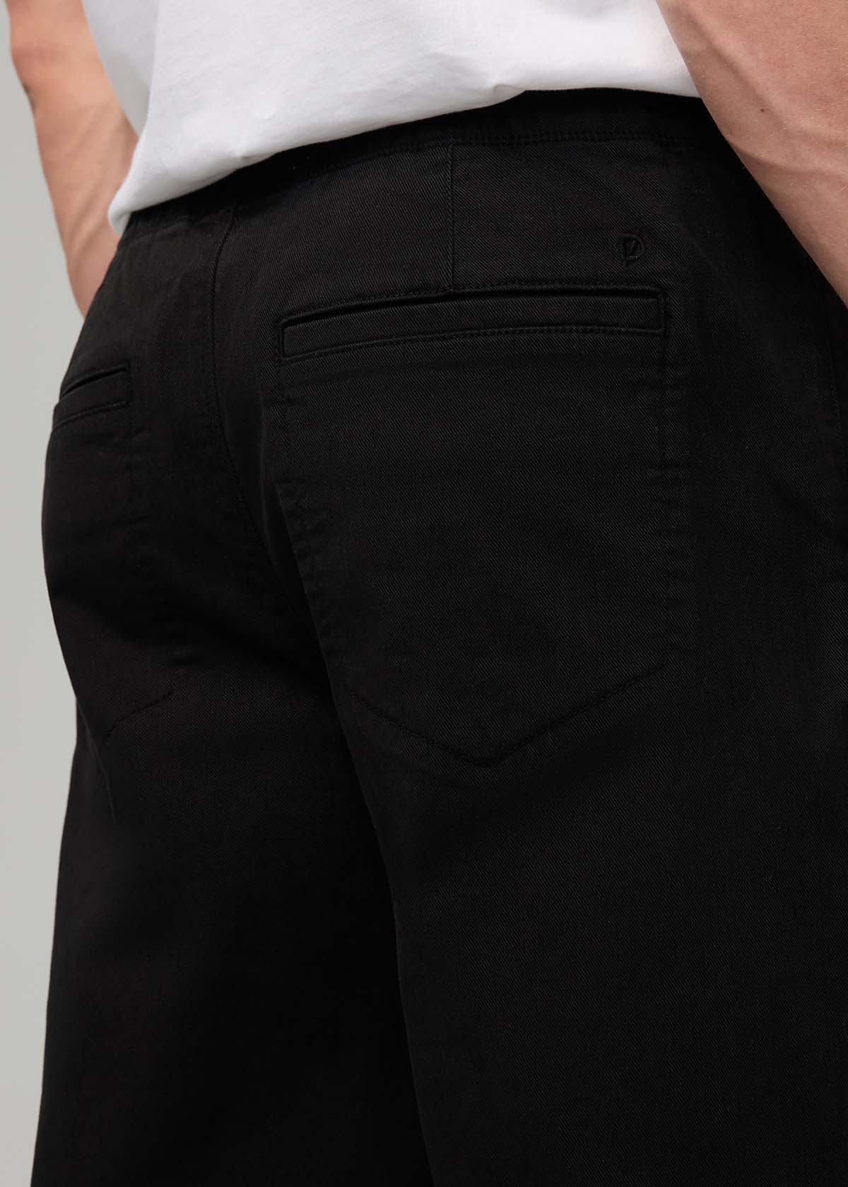 Men's Black Pull-On FlexTwill Pant Back Pockets