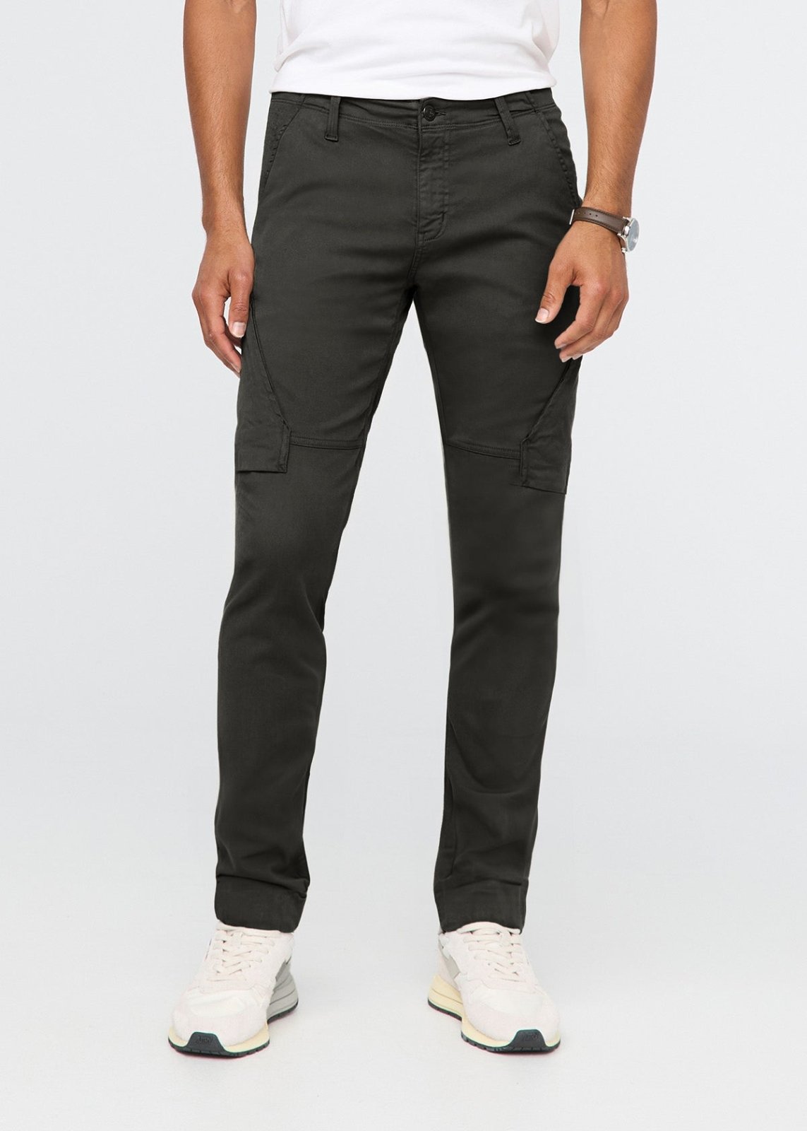 mens evergreen athletic water resistant pant front