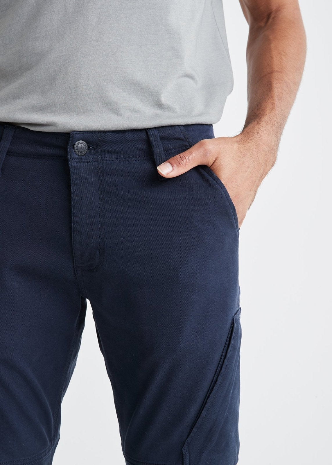 Men's Night Athletic Water Resistant Pant Front Pocket Detail