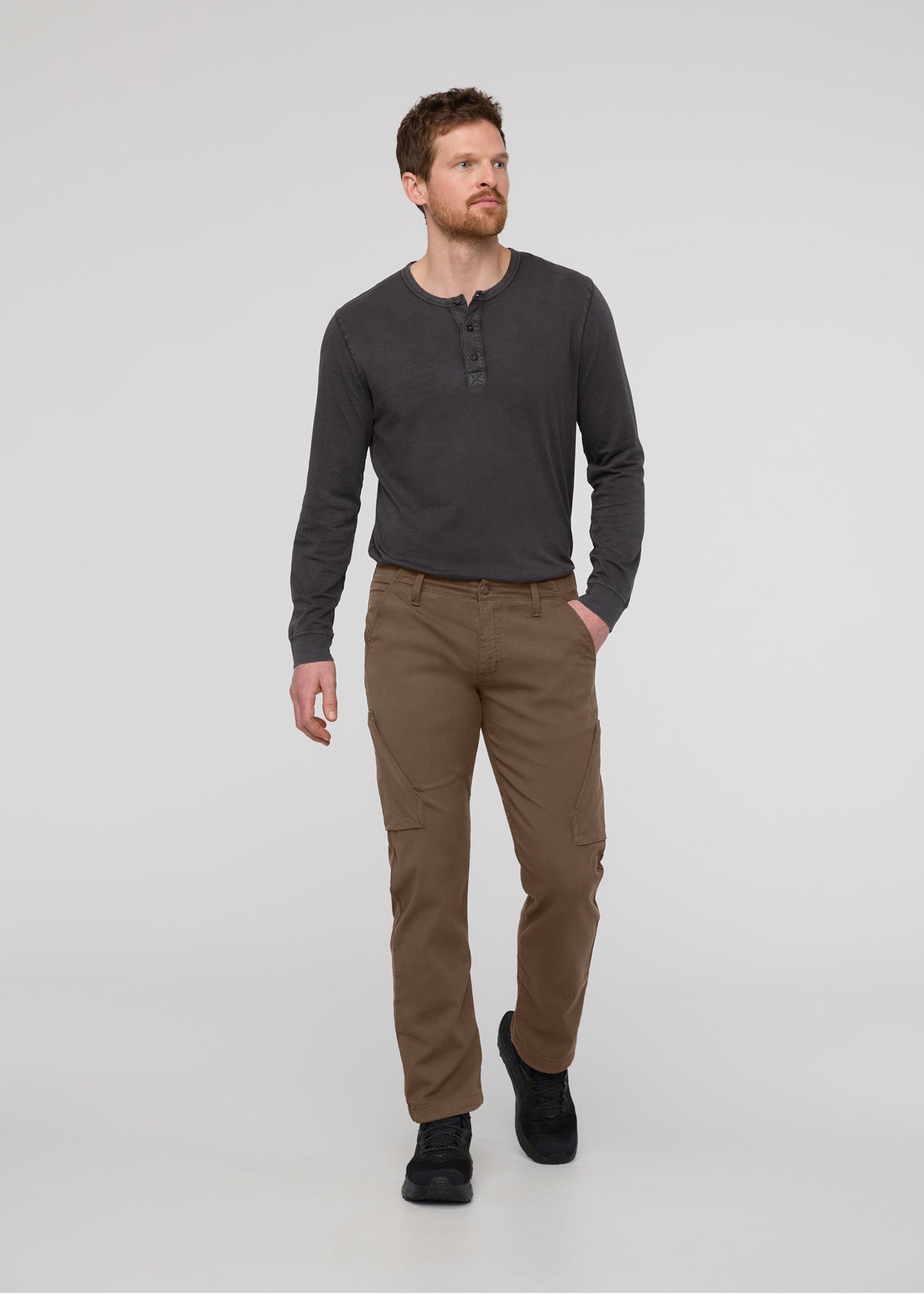 men's relaxed brown water resistant cargo pant full body