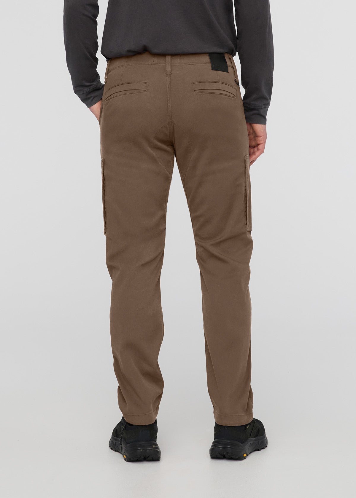 men's relaxed brown water resistant cargo pant back