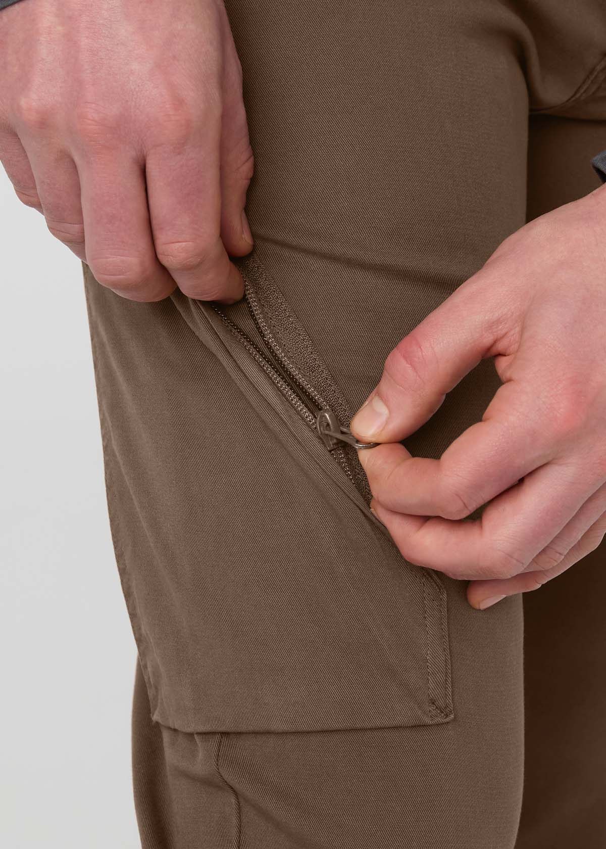 men's relaxed brown water resistant cargo pant side pocket detail