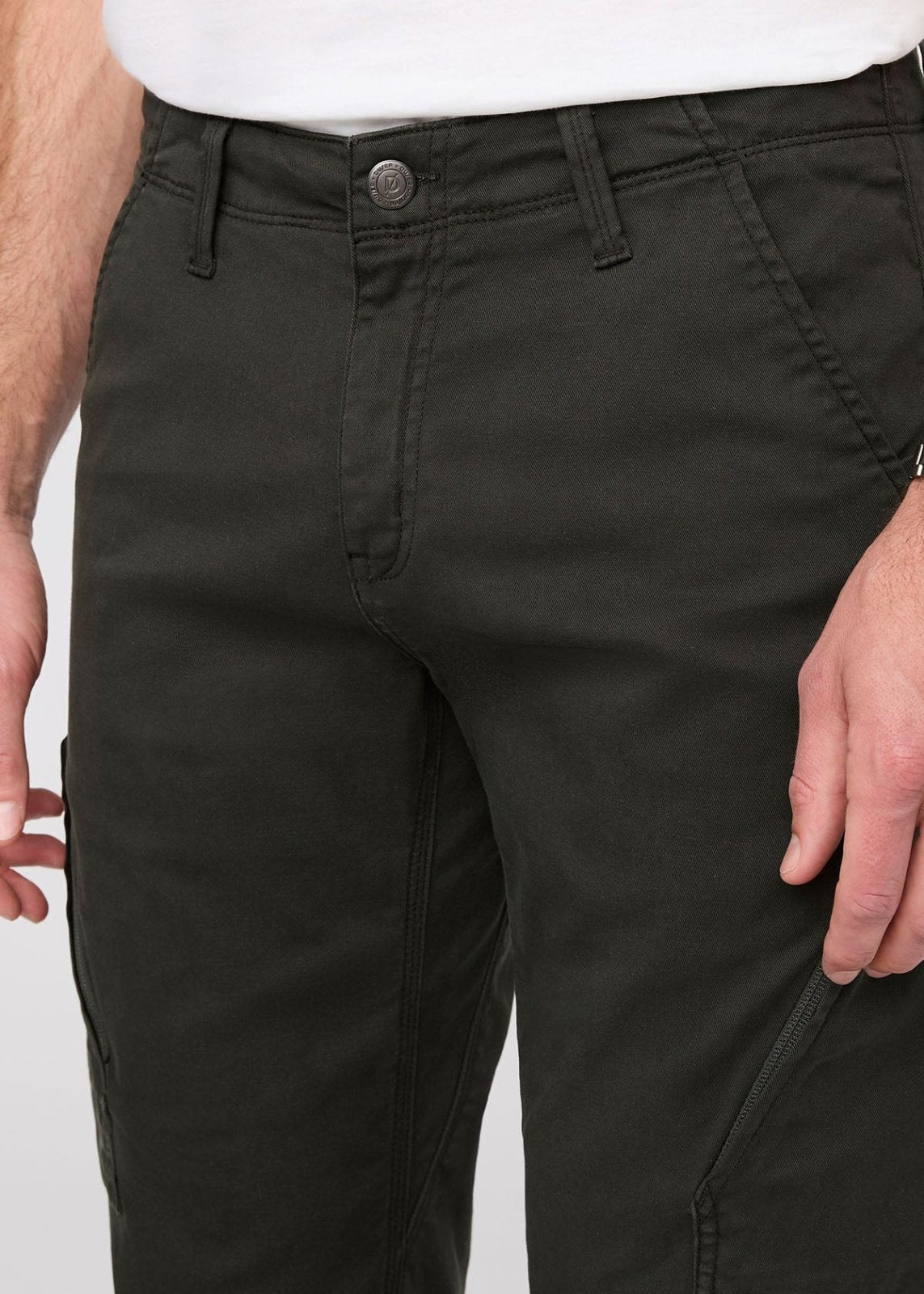 Men's Evergreen Relaxed Water Resistant Cargo Pant Waist Detail