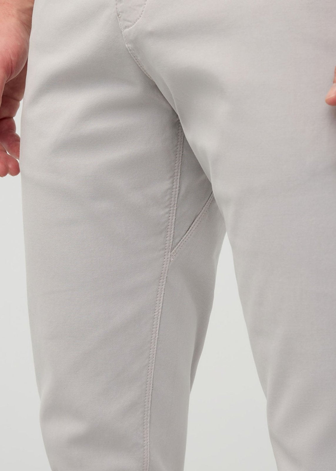 Men's Mist Lightweight Relaxed Taper Chino Pant front gusset