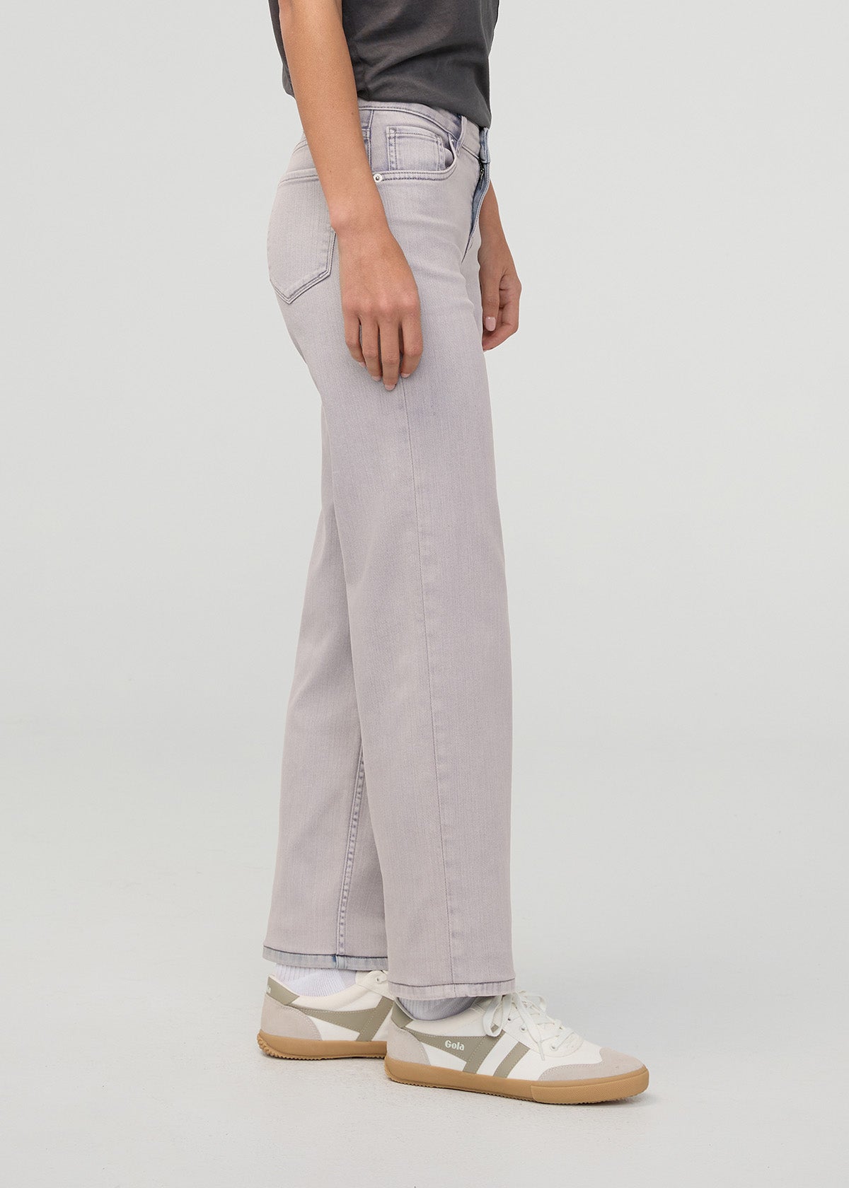 Women's Quartz Fade Mid Rise Straight Stretch Jeans side