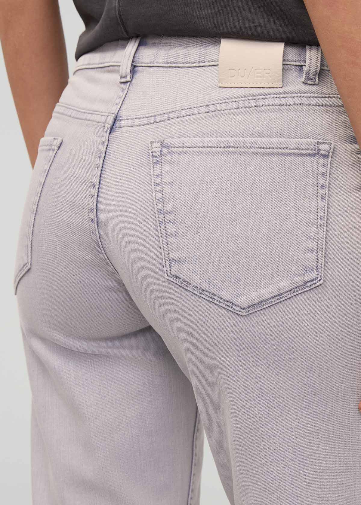 Women's Quartz Fade Mid Rise Straight Stretch Jeans rear waistband detail