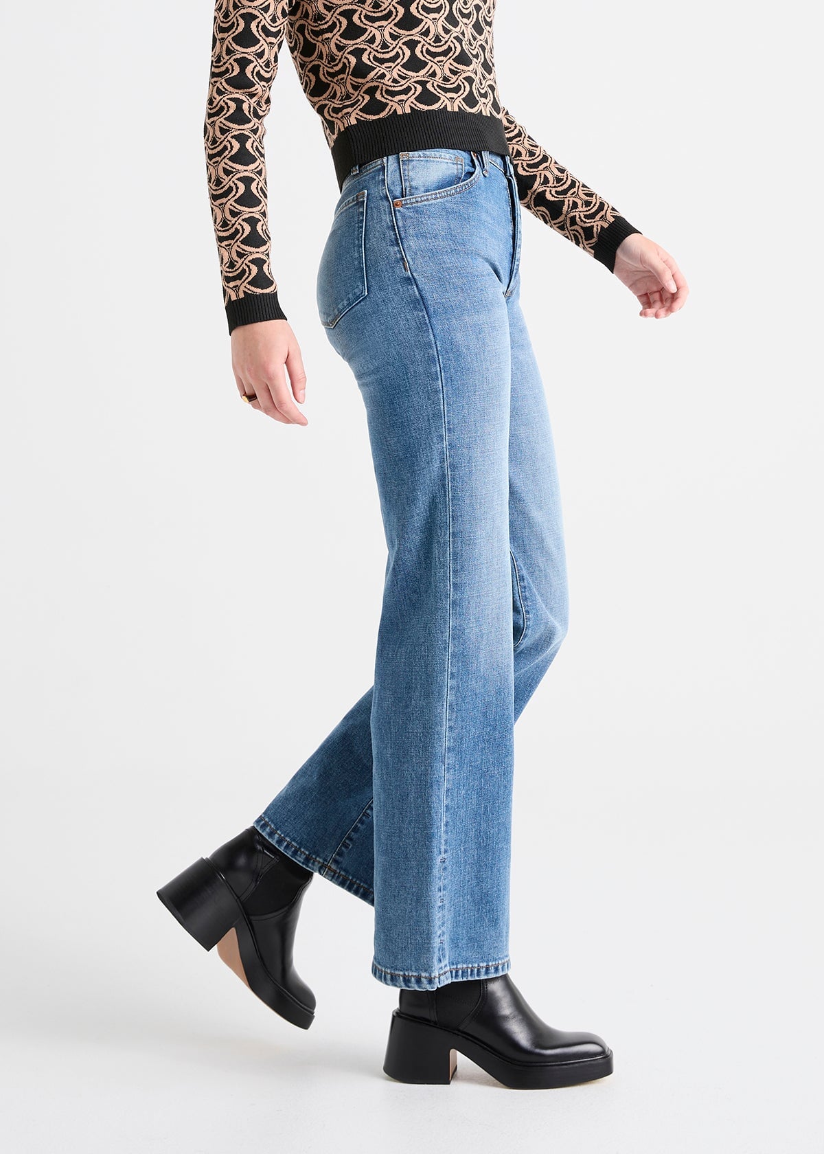 Bell-bottom jeans Flare jeans Wide-leg denim Women's retro jeans Vintage-inspired  pants 70s style