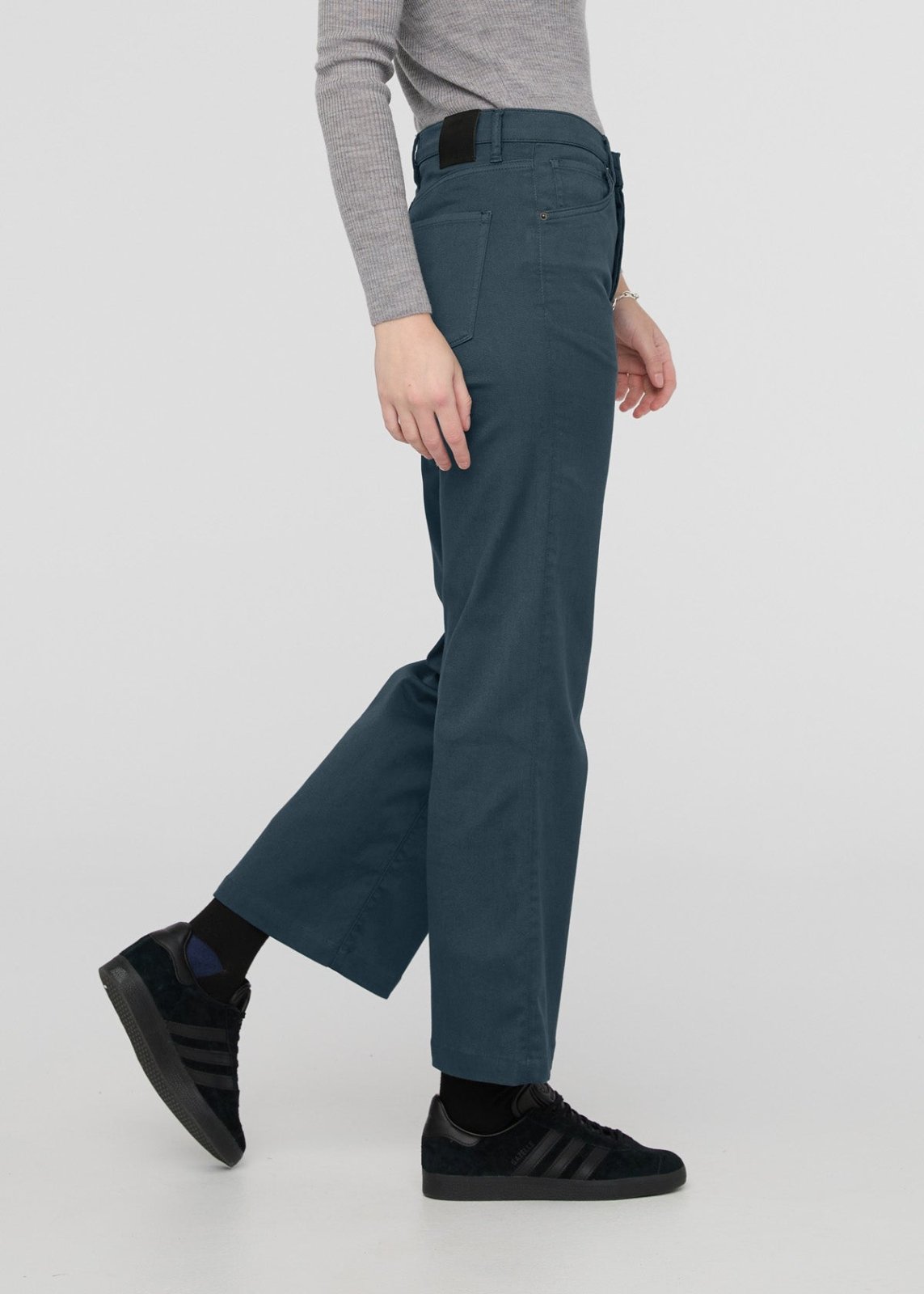 Women's High Rise Sail Wide Leg Pant Side
