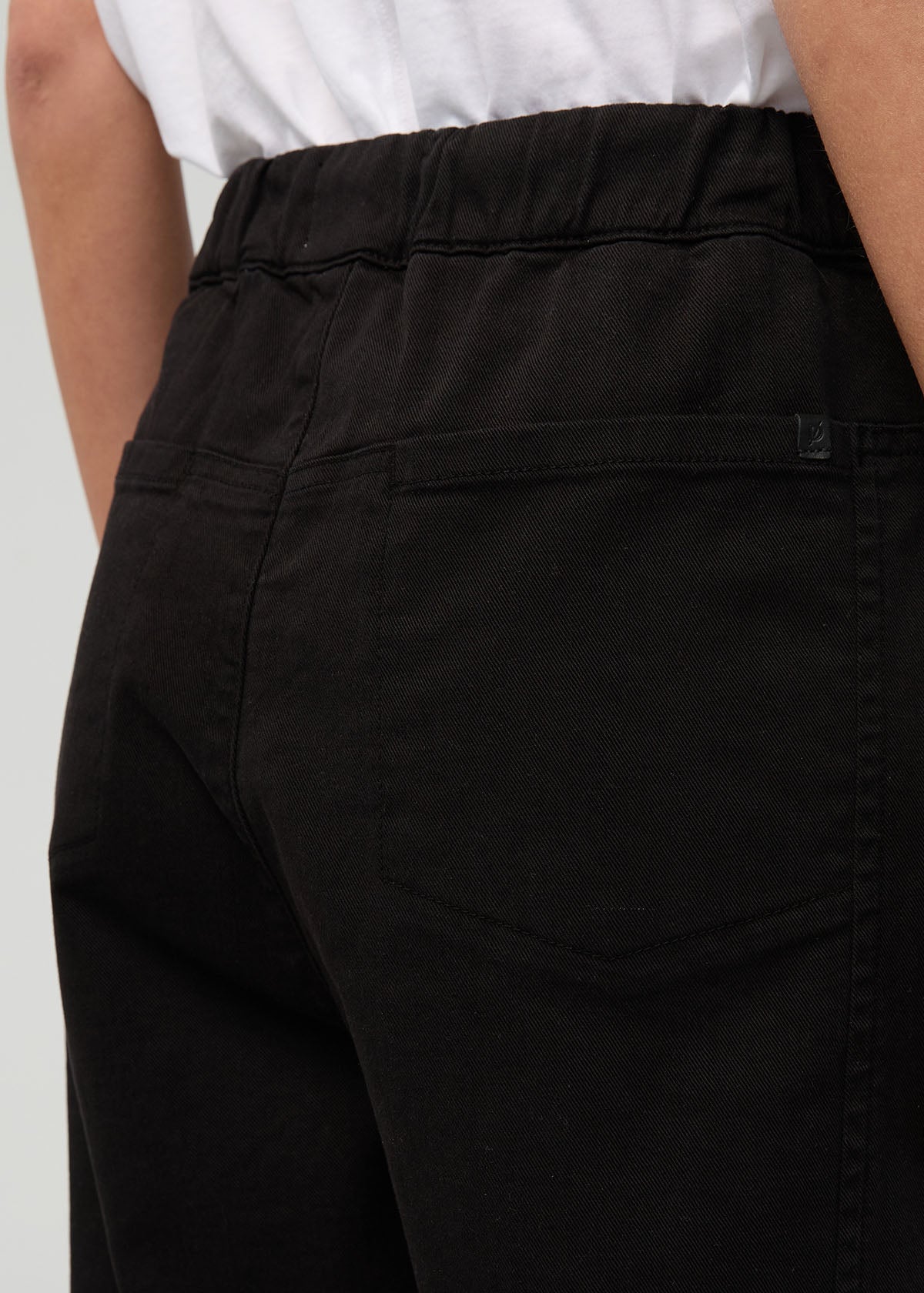 Women's Black Barrel Pull On Pant back waistband pocket