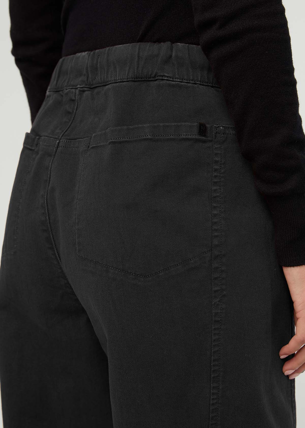 Women's Black Barrel Pull On Pant back pocket detail
