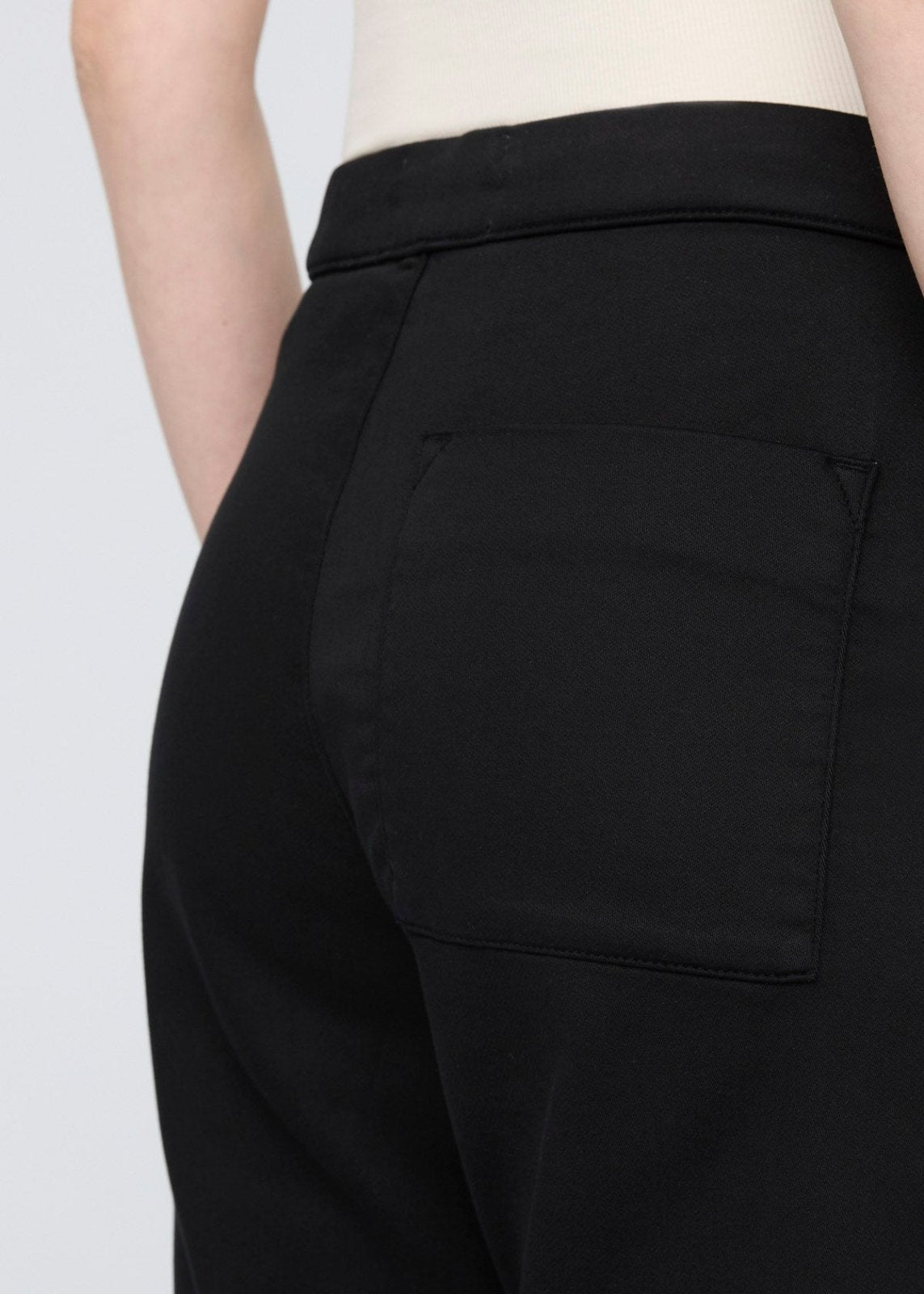 Women's Black Harbour Sweatpants Back Detail
