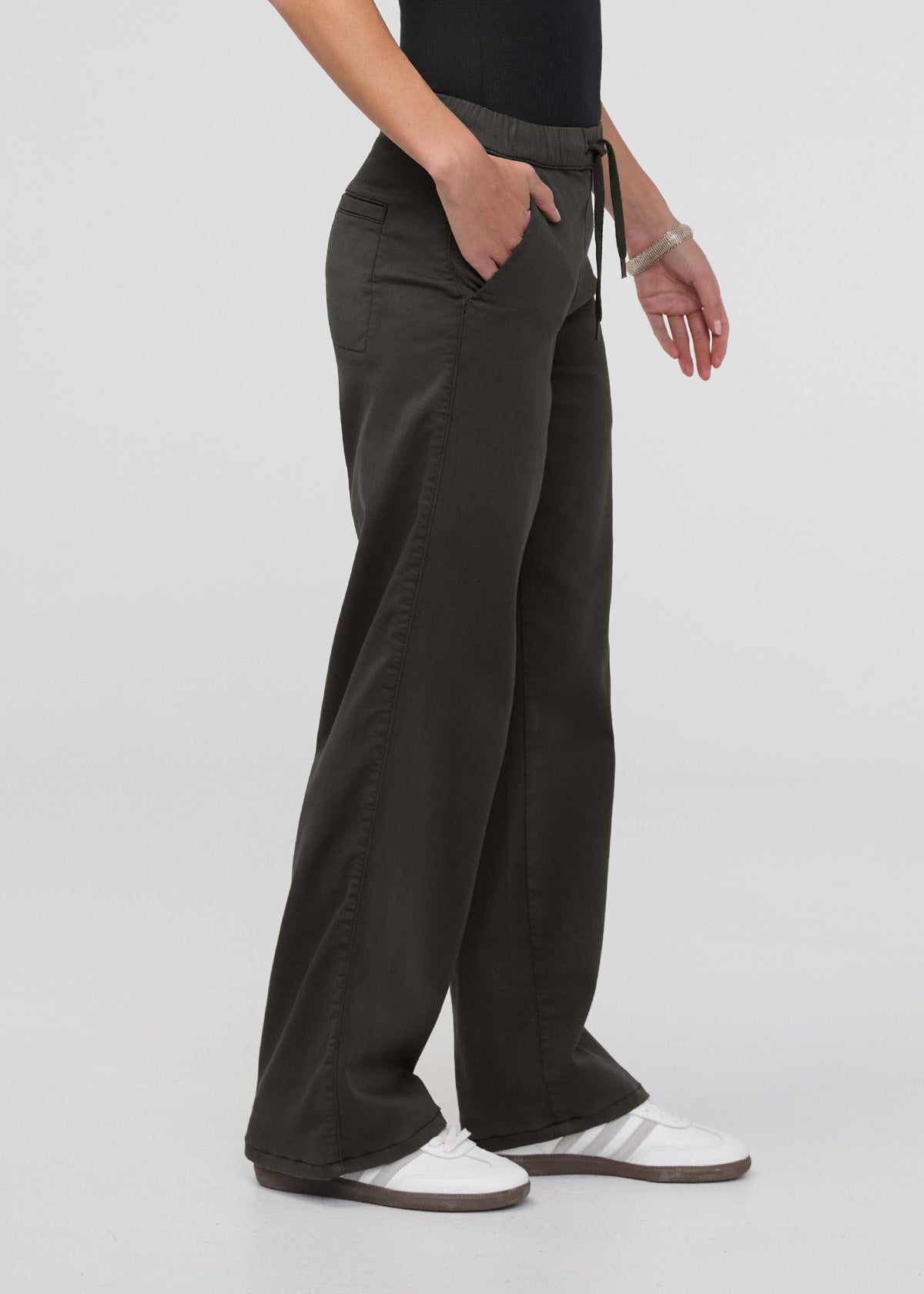 Women's Evergreen Wide Leg Sweatpants side