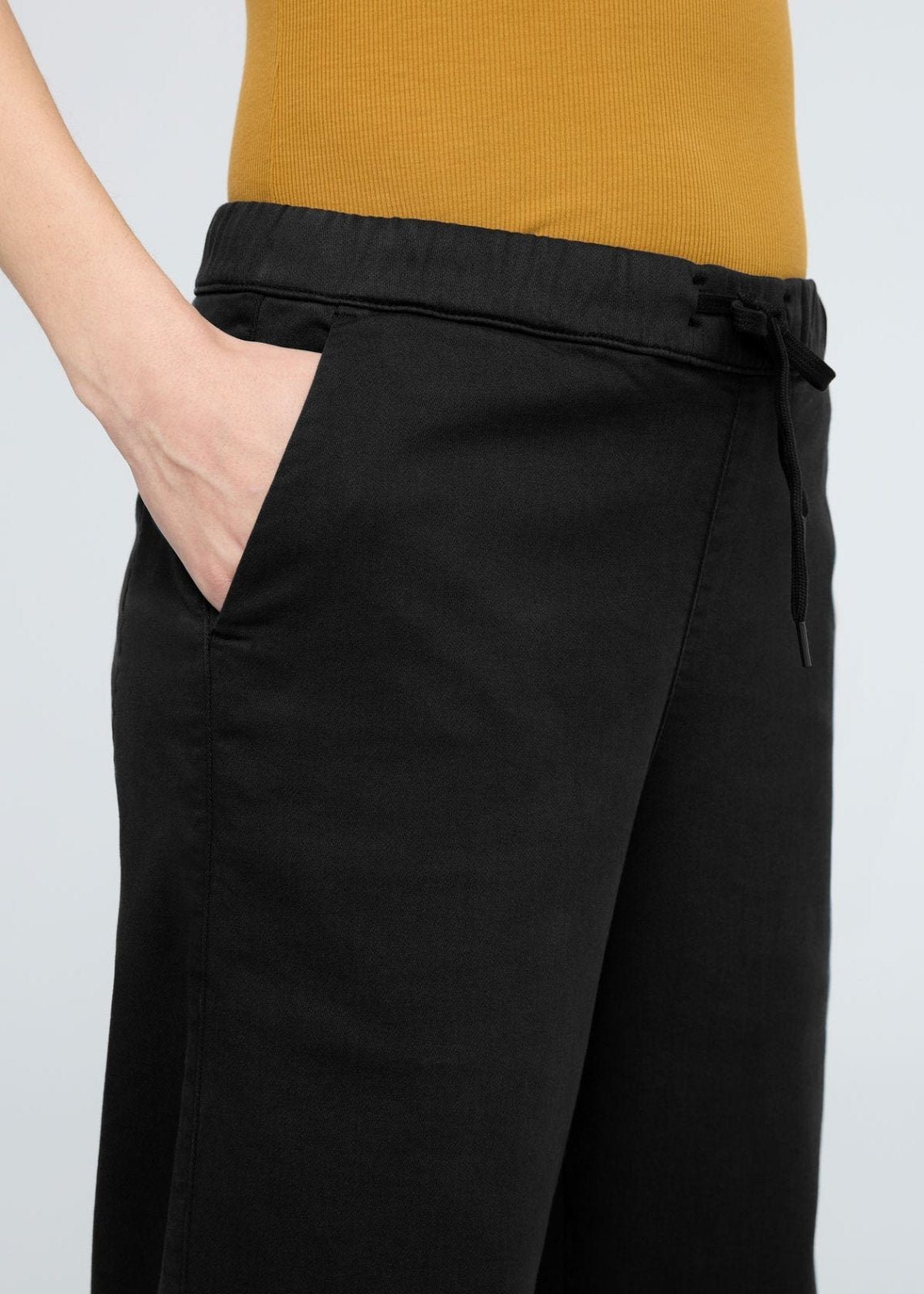 womens black wide leg sweatpants front waistband