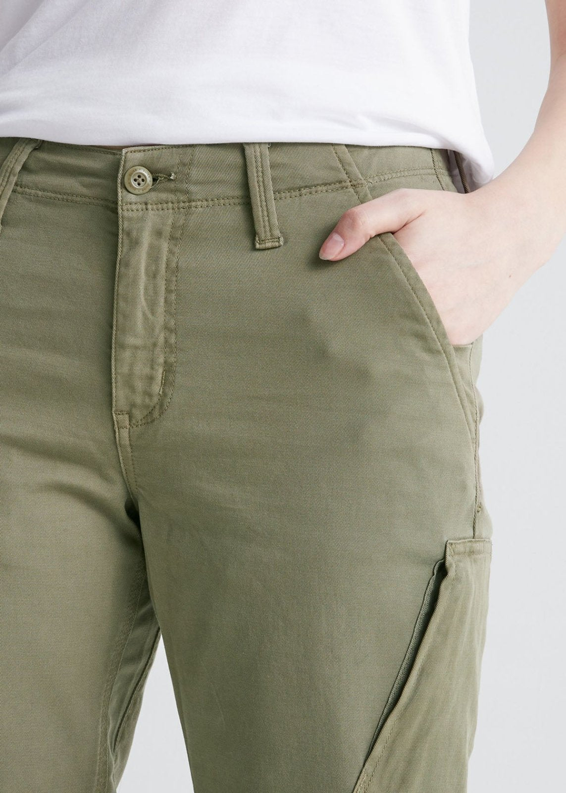 womens green water-repellent cargo pant front waistband and pocket