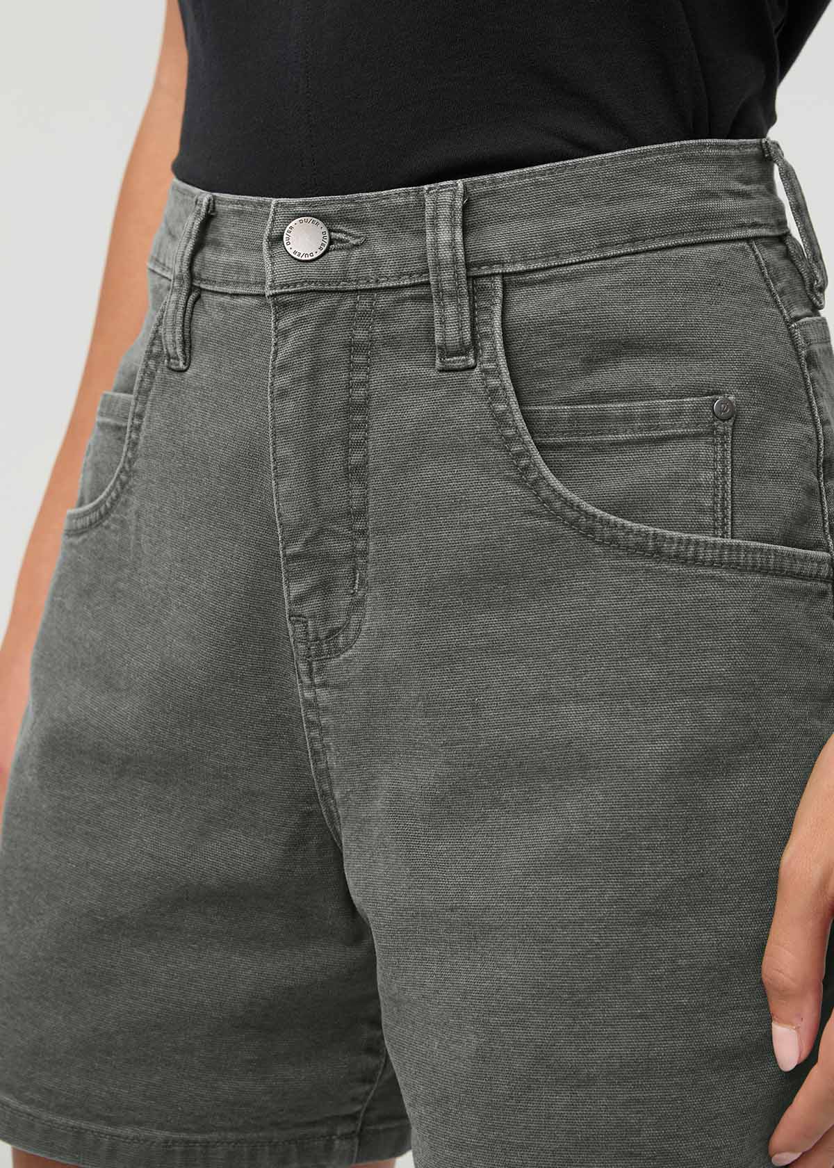 Women's Stretch Canvas Thyme High Rise Relaxed Short front pocket detail