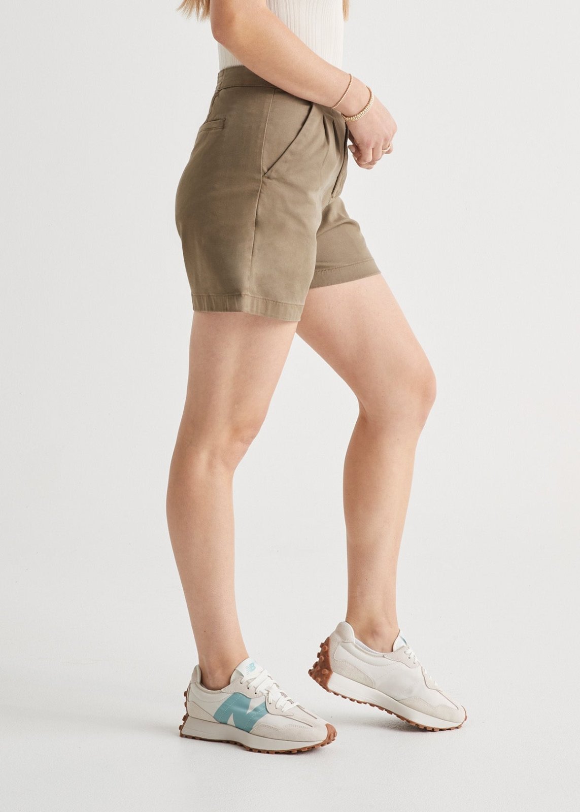 Women's Olive Live Free Pleated Short Side