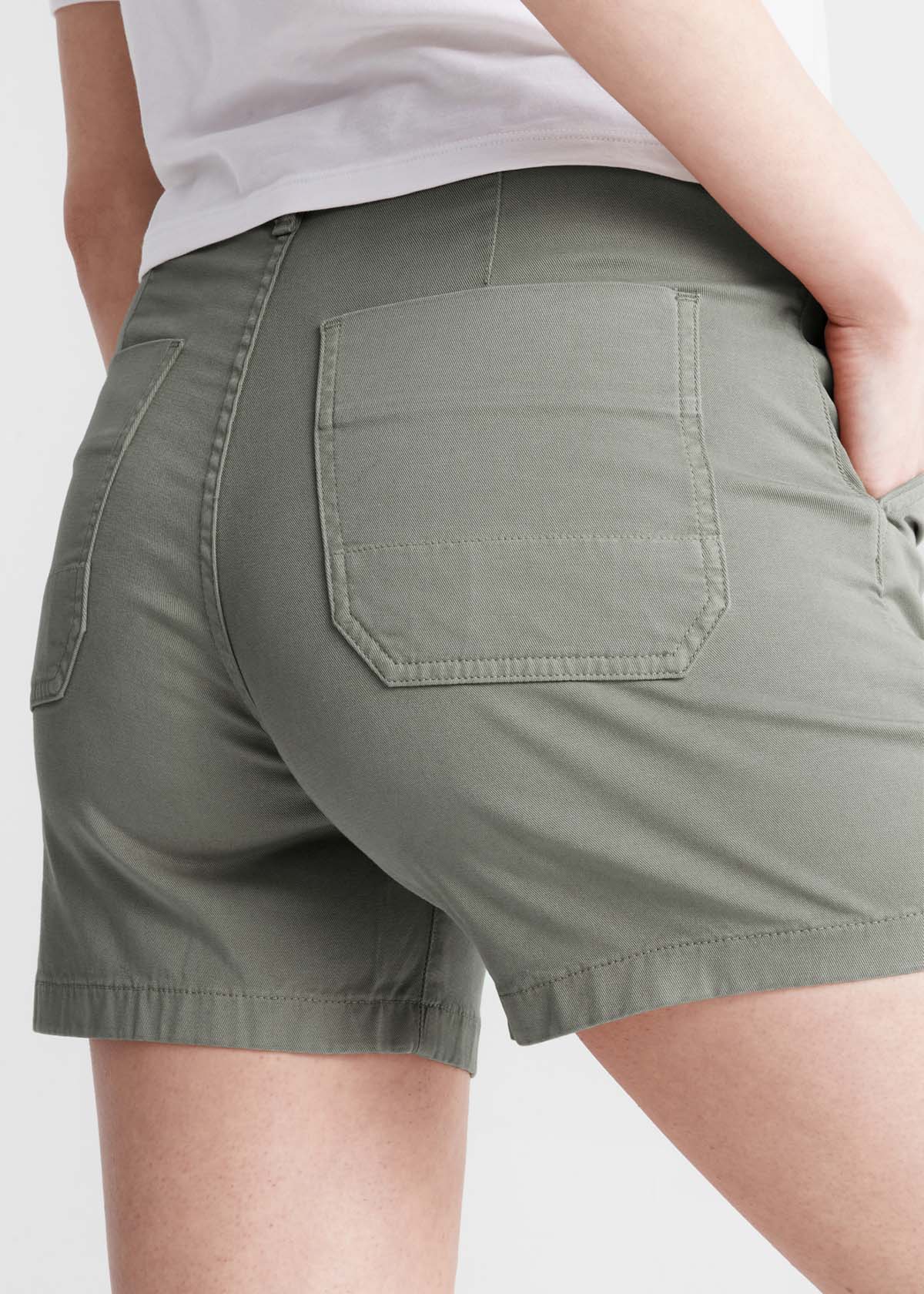 womens green stretch utility short back pocket detail