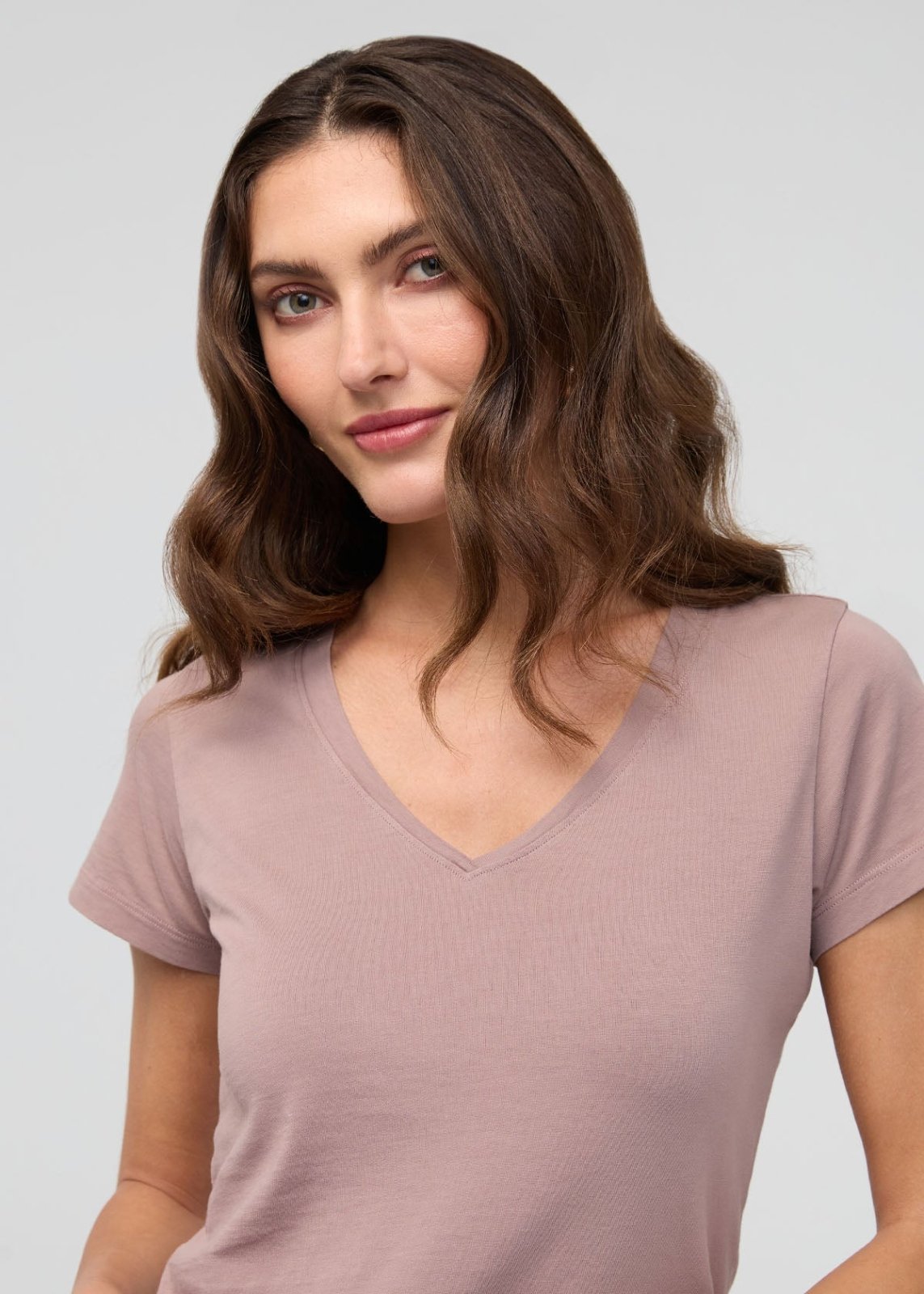 Women's Hazy Mauve Pima Cotton V-Neck Front Detail