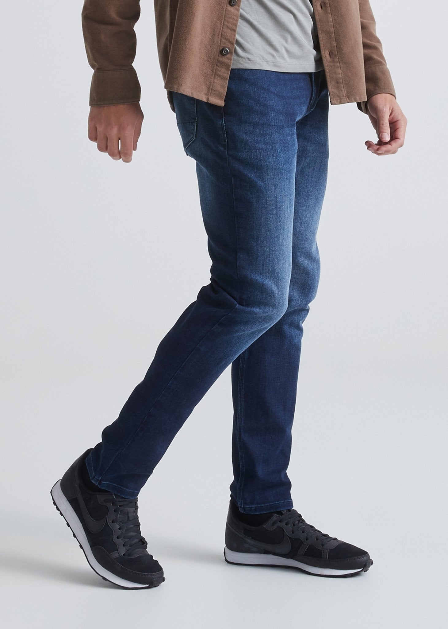 Men's Dark Wash Relaxed Fit Stretch Jeans