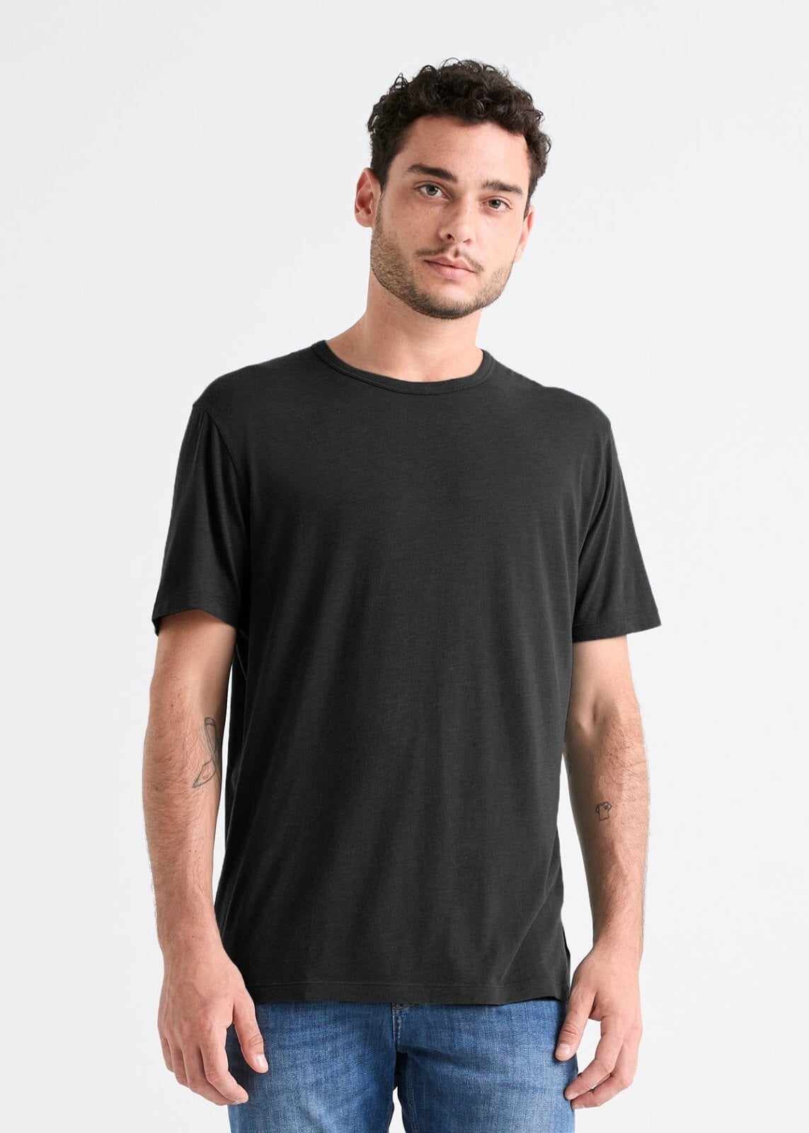 mens 100% Pima cotton black t-shirt front