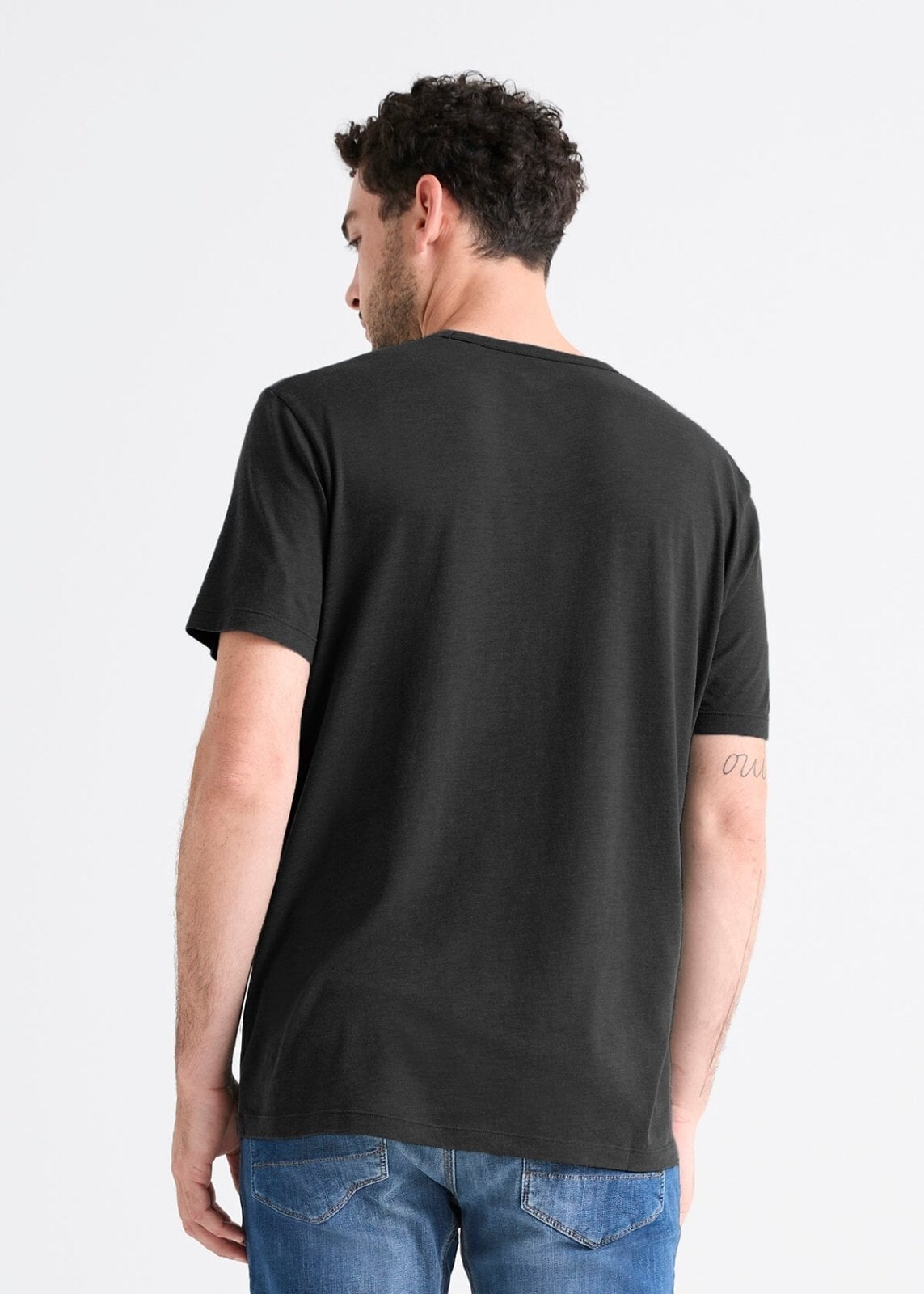 mens 100% Pima cotton black t-shirt back