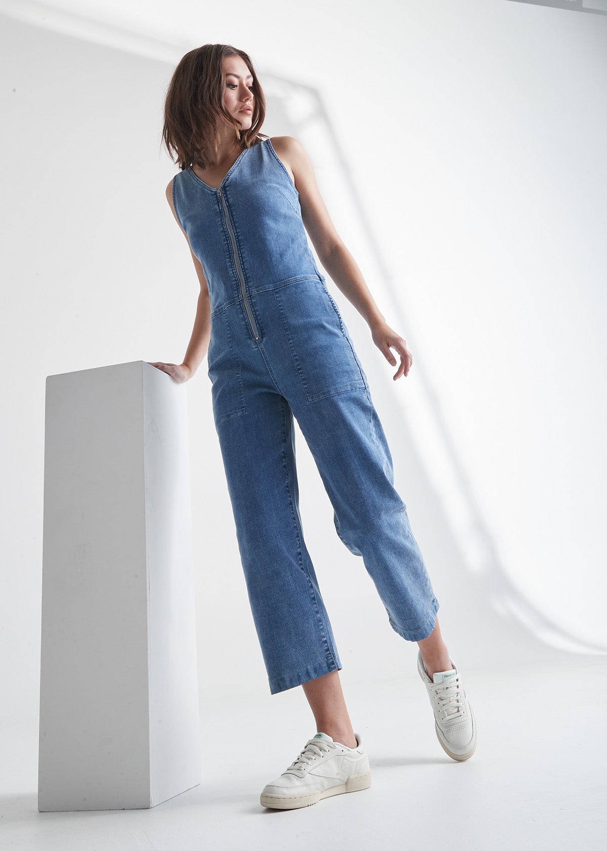 Fashion Washed Denim Overalls Ripped New Jumpsuit Rompers Women Jeans -  China Clothes and Clothing price