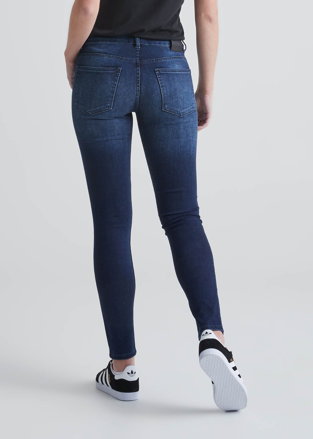 Women's Dark Wash Skinny Jeans  Stretchy Denim Jeans – bornprimitive canada