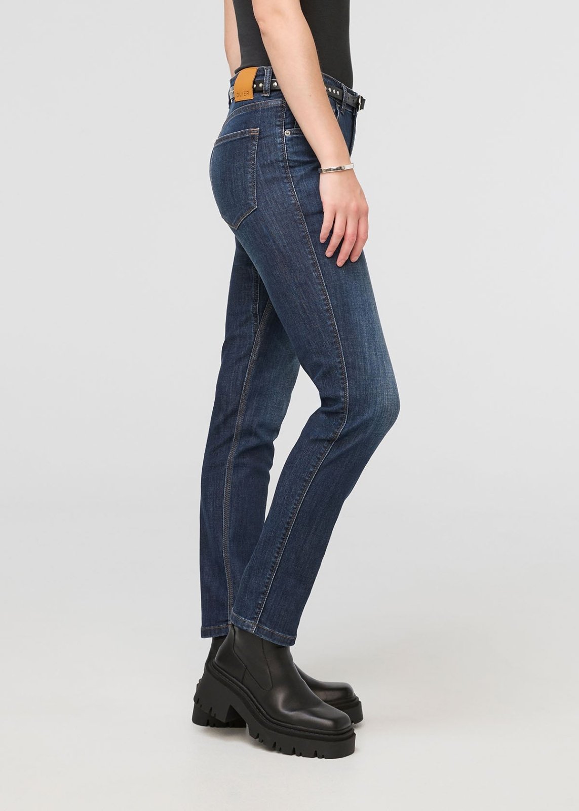 Women's Mid Rise Relaxed Fit Fleece Stretch Jeans